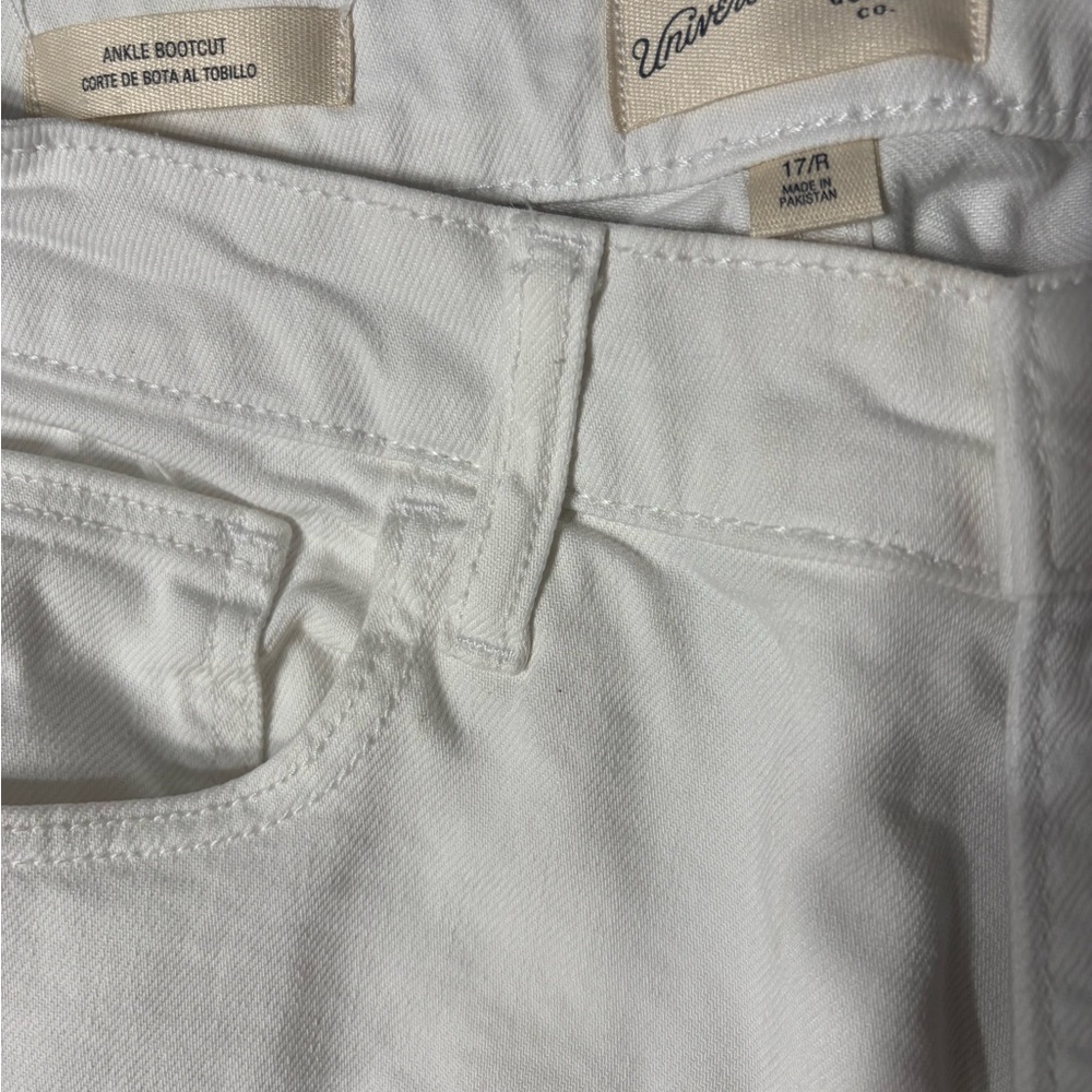 Universal Thread Cream Ankle Bootcut Jeans